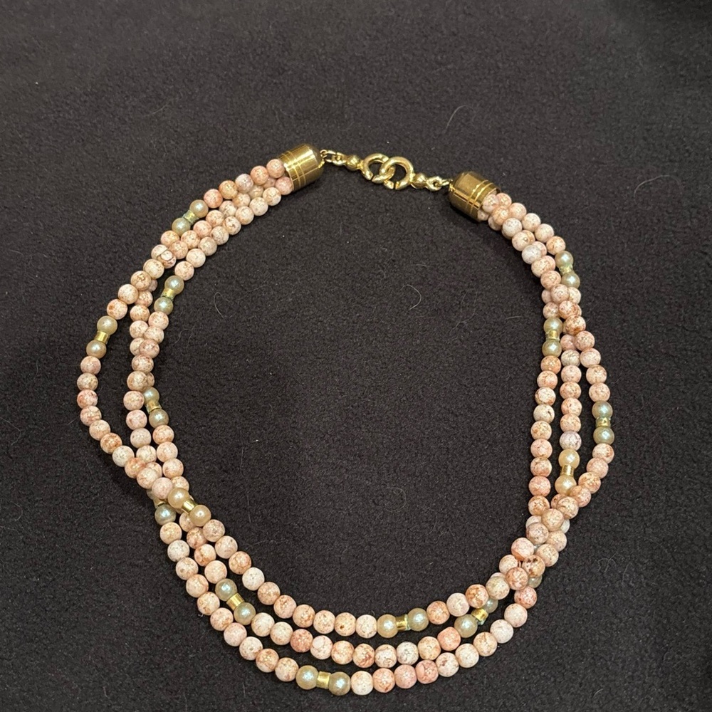 Chic Multi-Strand Beaded Necklace in Pink and Gold